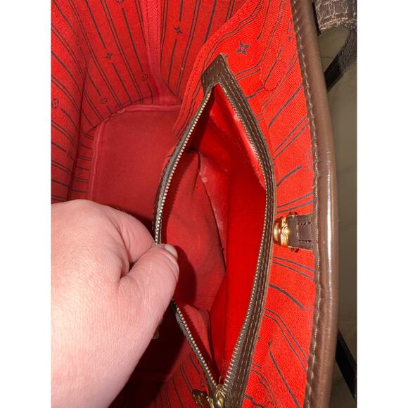 Louis Vuitton Neverfull Damier MM - Picture 10 of 11